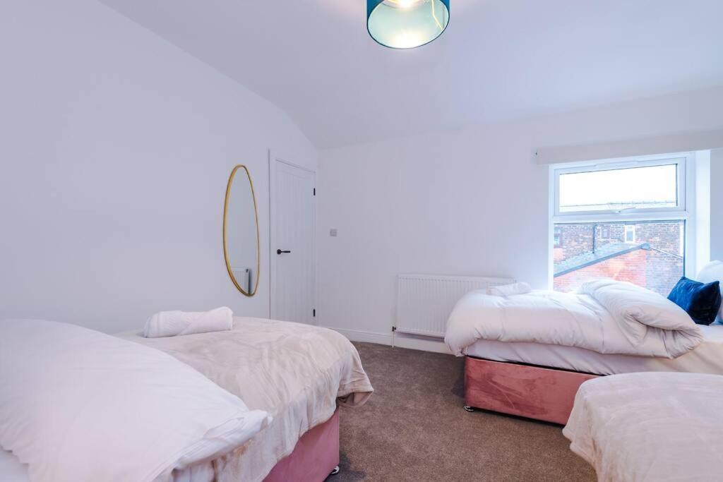 5 Bed Salford Sanctuary Retreat Villa Manchester Exterior photo